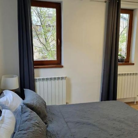 Cozy Apartment Near City Center Бухарест Экстерьер фото