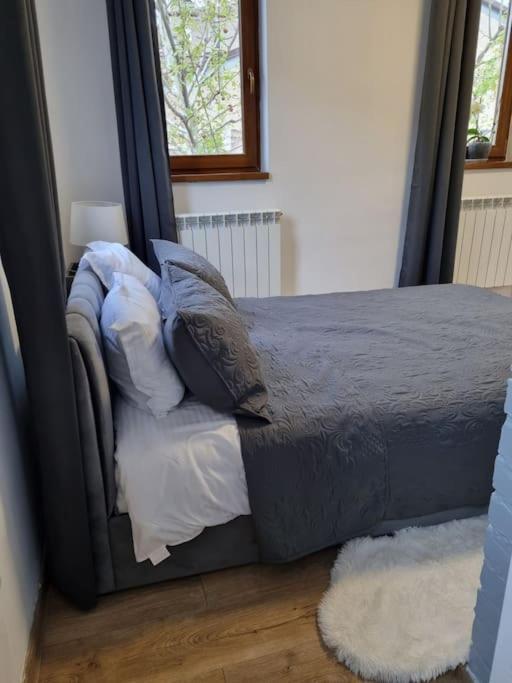 Cozy Apartment Near City Center Бухарест Экстерьер фото